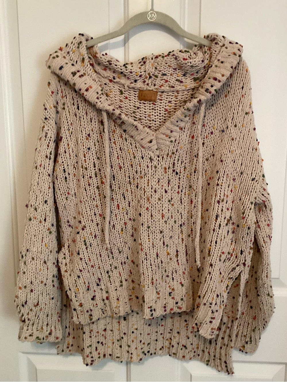 Cream Speckled V‑Neck Hooded Sweater